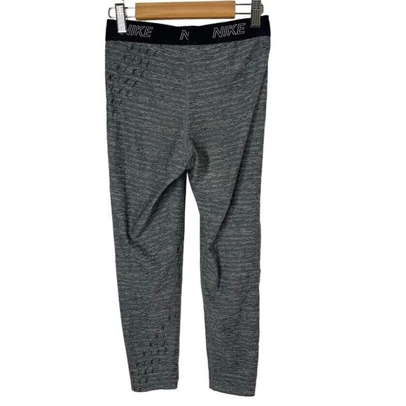 Nike Dri Fit Crop Athletic Leggings Womens Small Grey Black Logo Active - Picture 6 of 8